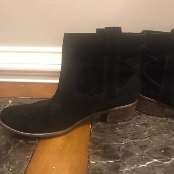 Lucky Brand suede western style ankle boot size 38 (7.5) - Picture 2 of 9